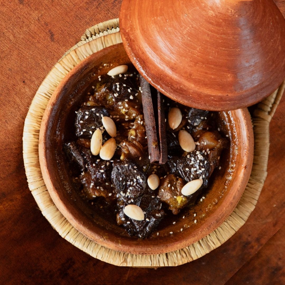 Berber tajine with prunes, almonds and cinnamon
